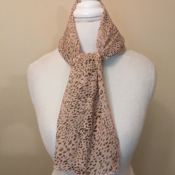 Accessories - Pale pink and leopard print scarf